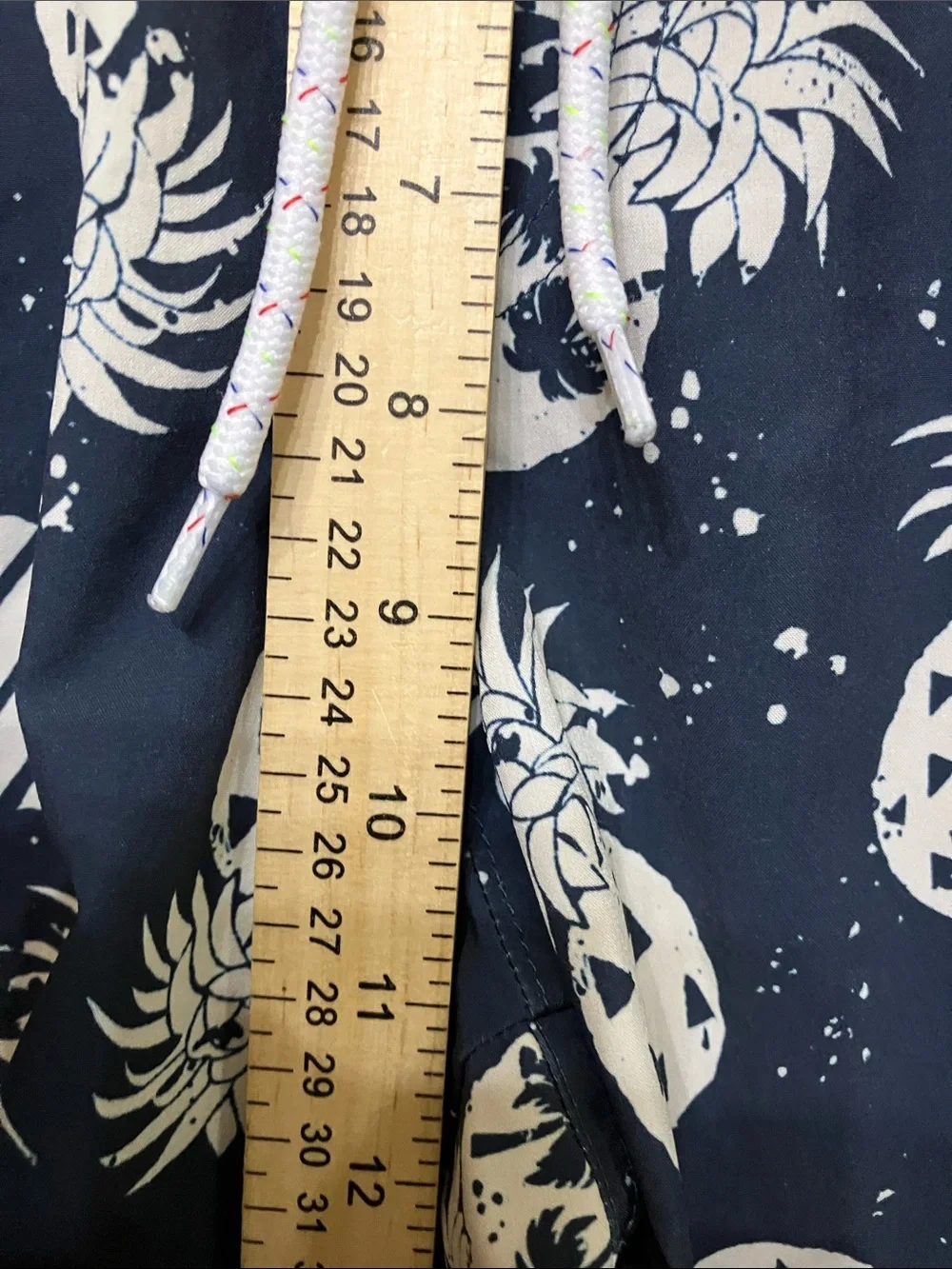 Men's Pineapple-Print Hybrid Shorts in Navy